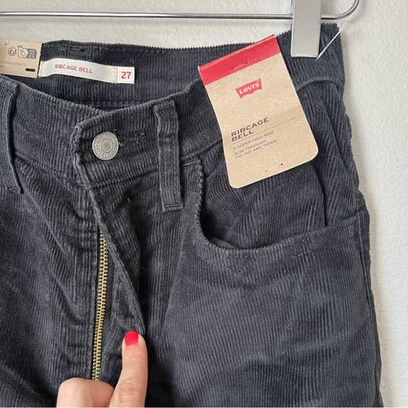 Levi’s Women’s Ribcage Bell High-Rise Flare Leg Corduroy Jeans Size 27 NWT - Picture 3 of 5